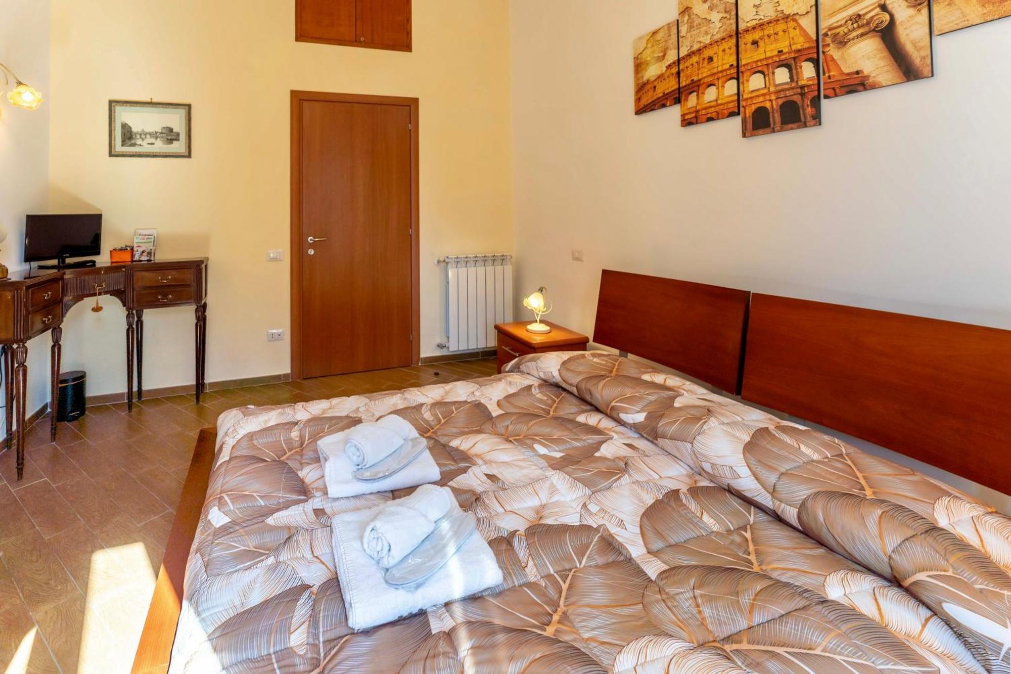 Miclad Colosseum Guest House Rome Bagian luar foto