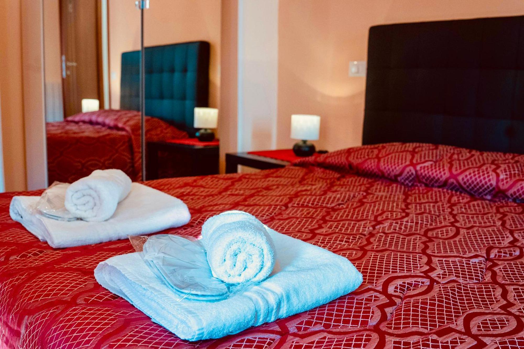 Miclad Colosseum Guest House Rome Bagian luar foto
