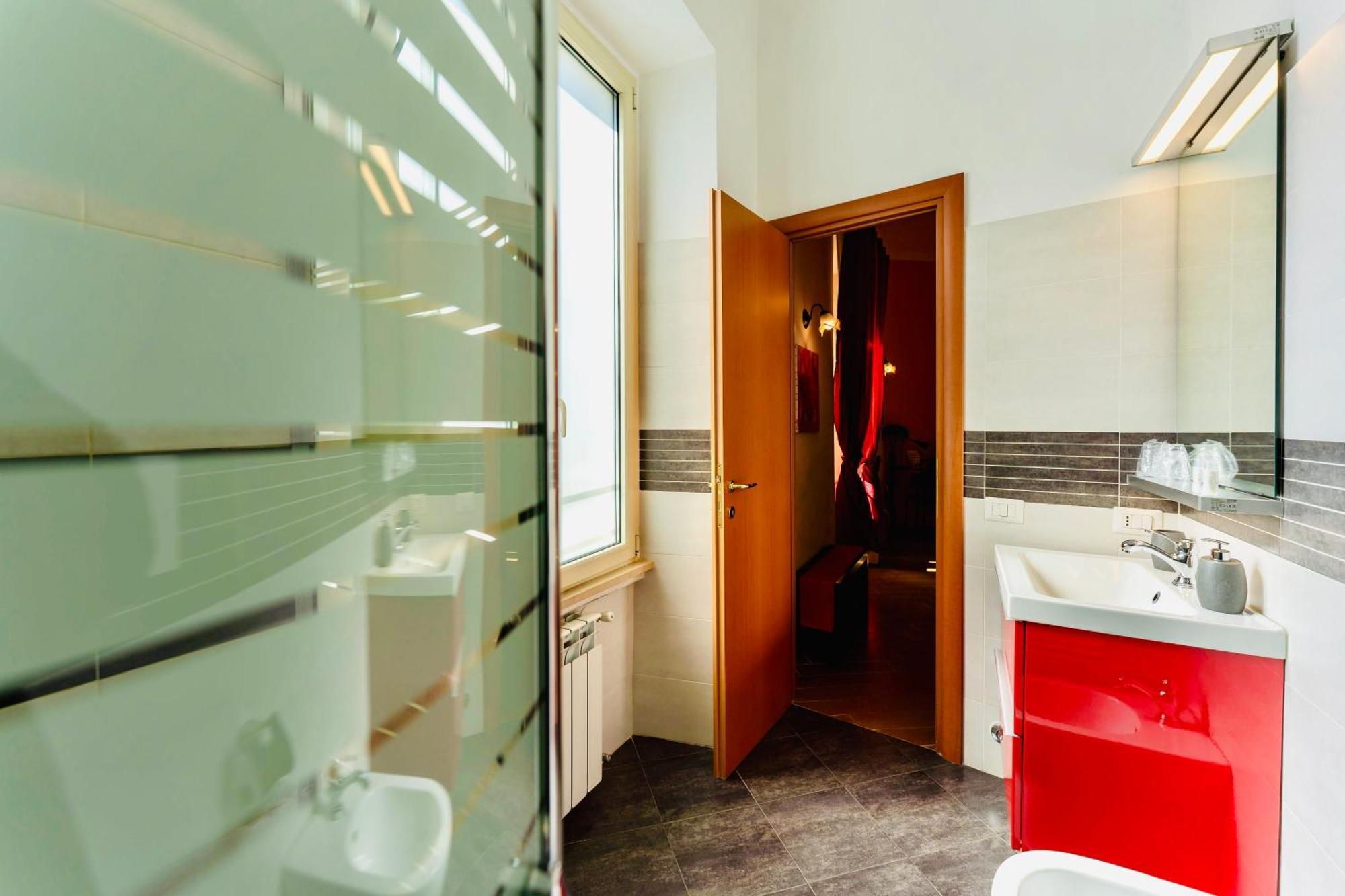 Miclad Colosseum Guest House Rome Bagian luar foto