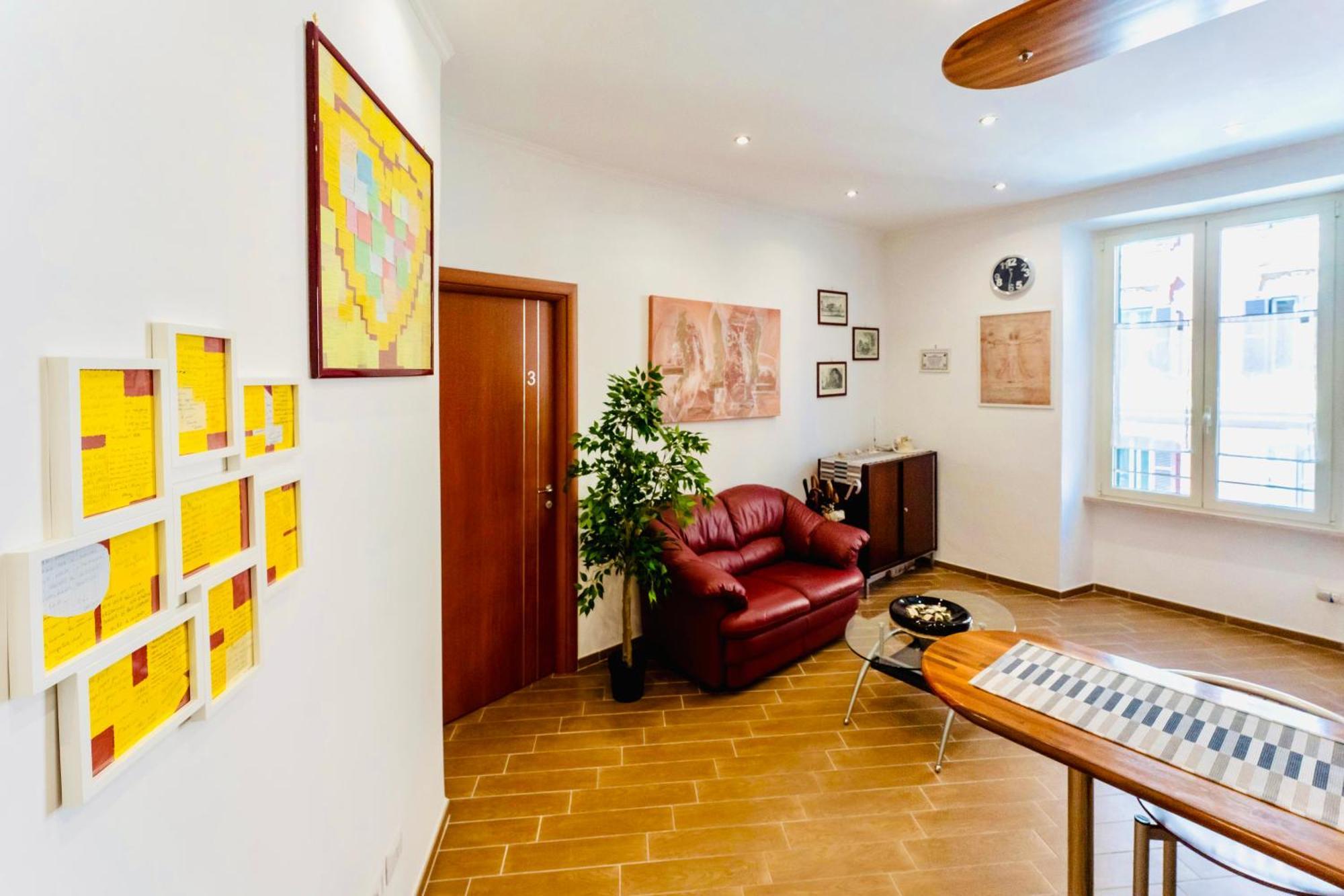 Miclad Colosseum Guest House Rome Bagian luar foto
