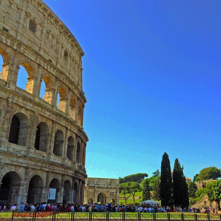 Miclad Colosseum Guest House Rome Bagian luar foto