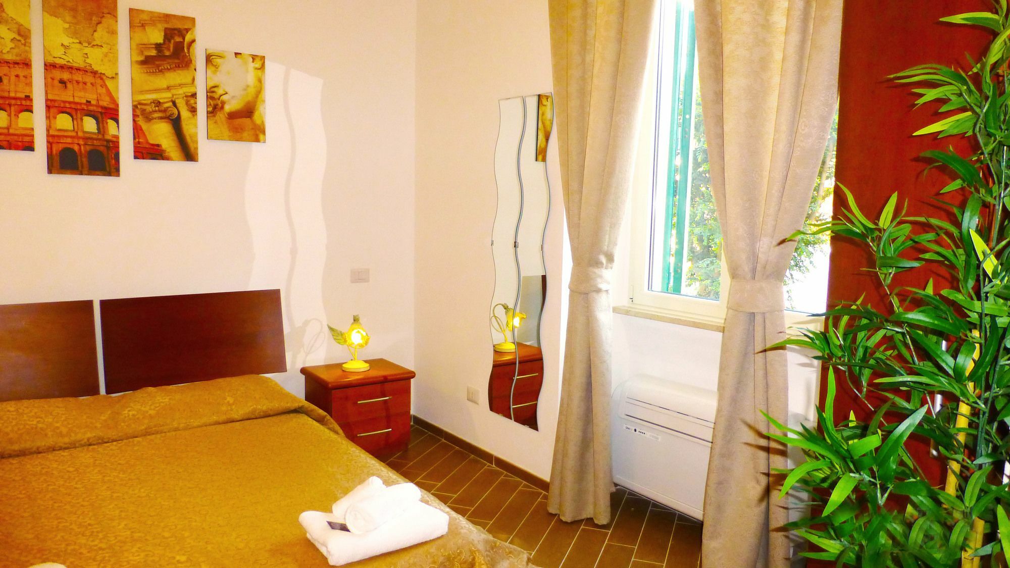 Miclad Colosseum Guest House Rome Bagian luar foto