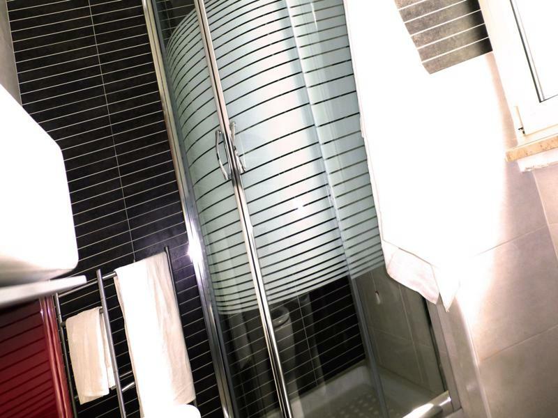 Miclad Colosseum Guest House Rome Bagian luar foto