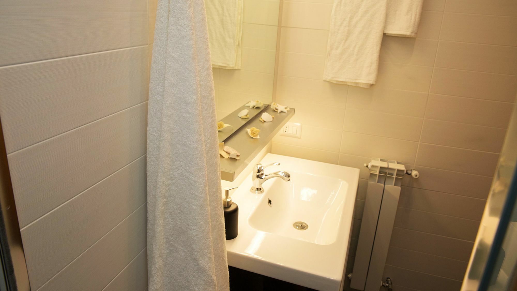 Miclad Colosseum Guest House Rome Bagian luar foto